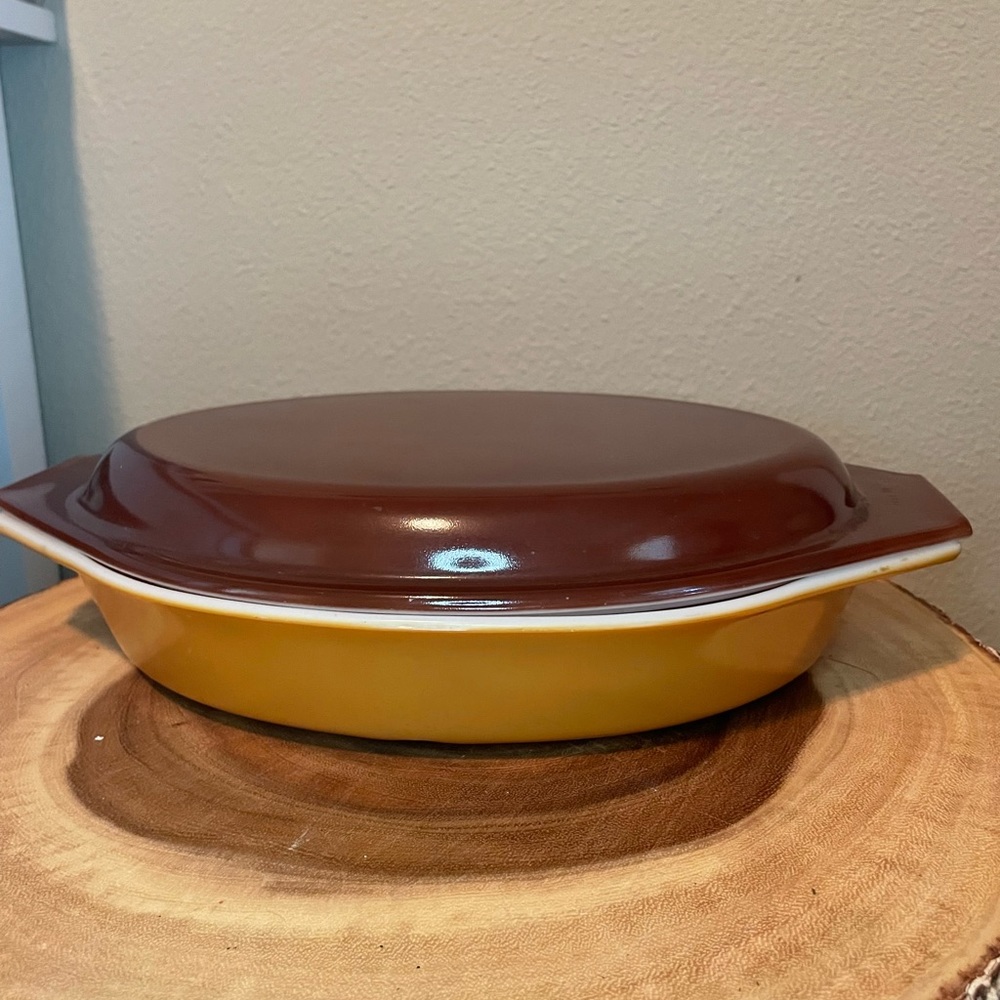 Vtg. Pyrex Old Orchard Two-Tone Divided Casserole Dish